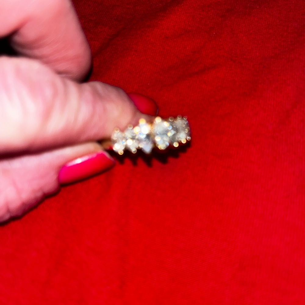 DIAMOND RING WITH PROFESSIONAL APPRAISAL - Picture 7 of 7